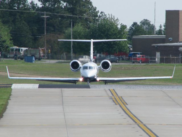 Gulfstream Aerospace Gulfstream IV (N168WM) - About to turn onto runway 14 at Shreveport Regional.