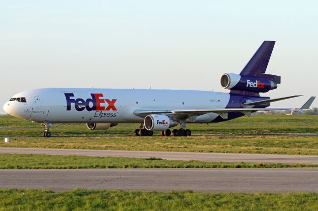 Boeing MD-11 (N527FE)
