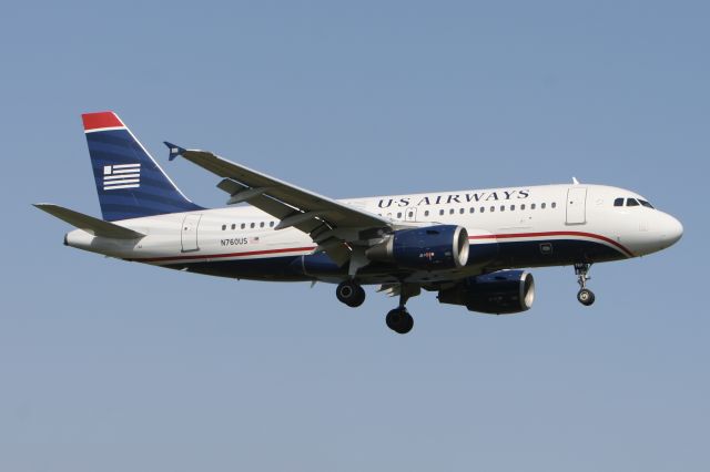 Airbus A319 (N760US) - August 29, 2010 - approached Washington Reagan