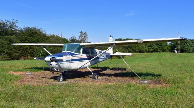 Cessna Skyhawk (N6991A) - Cessna 172 Skyhawk N6991A in Xenia Greene County Airport