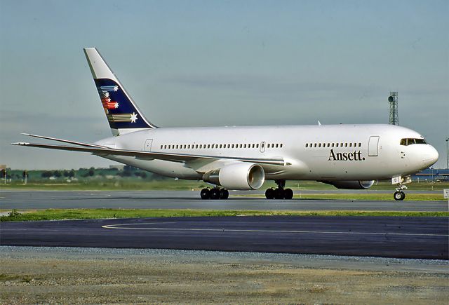 BOEING 767-200 (VH-RMD) - ANSETT AUSTRALIA AIRLINES - BOEING 767-277 - REG : VH-RMD (CN 22692/24) - ADELAIDE. INTERNATIONAL AIRPORT SA. AUSTRALIA - YPAD 20/6/1983
