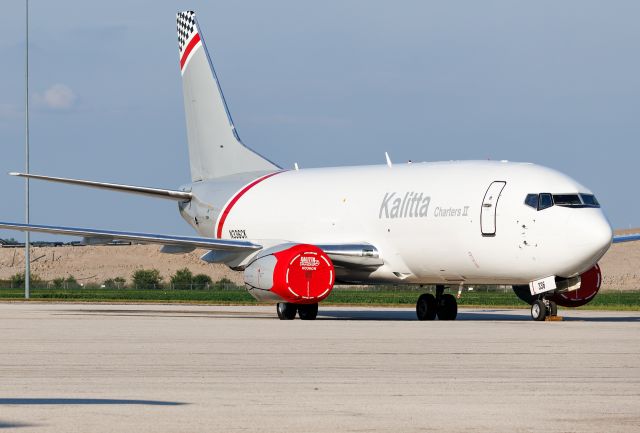 BOEING 737-300 (N336CK)