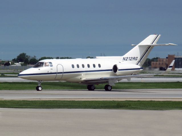 Hawker 800 (N212RG)