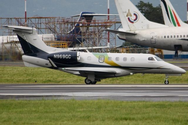 Embraer Phenom 300 (N969GC)