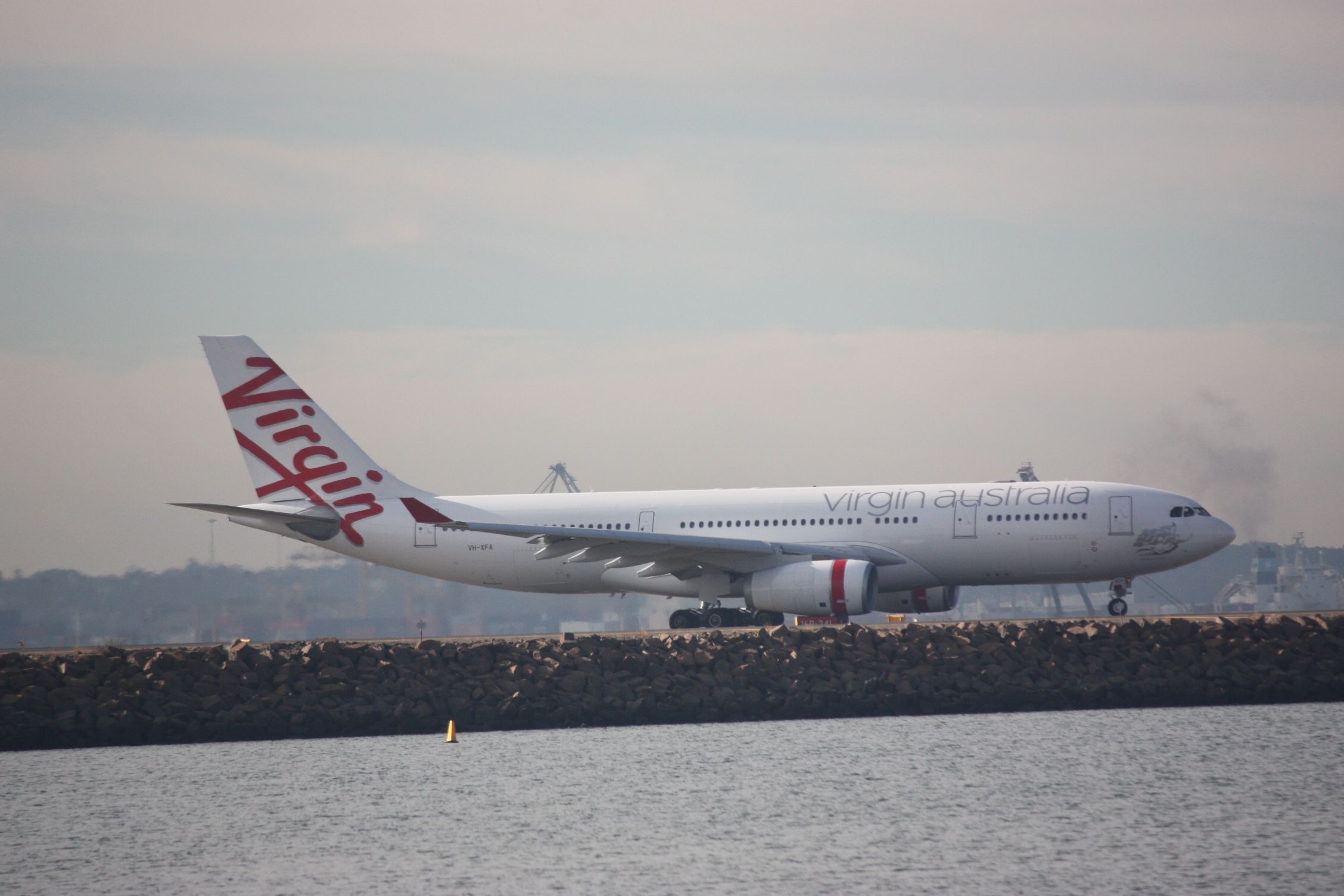 Airbus A330-200 (VH-XFA)