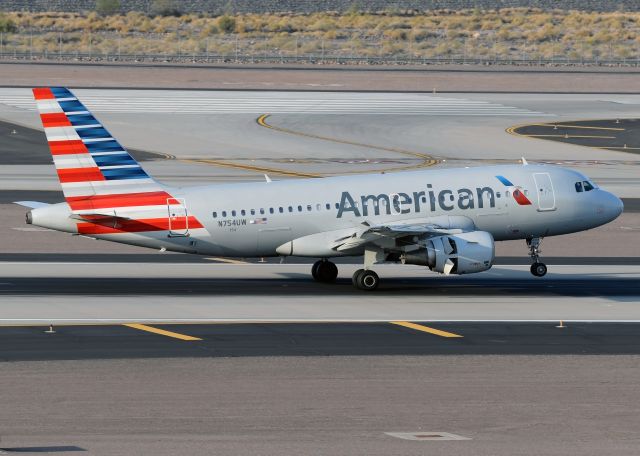 Airbus A319 (N754UW)