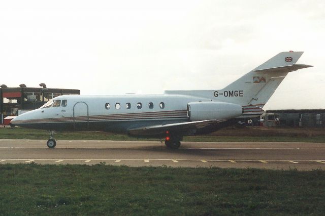 Hawker 800 (G-OMGE) - Taxiing for departure in Sep-96.br /br /Transferred to USA 3-Dec-03 as N150SB.