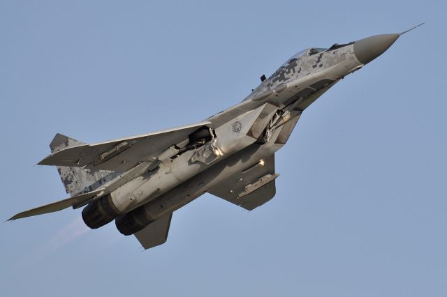 MIKOYAN MiG-33 (0619) - Dynamic Display - NATO Days 2011 (9/23)