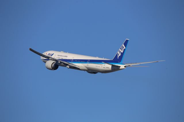 BOEING 777-300ER (JA797A)