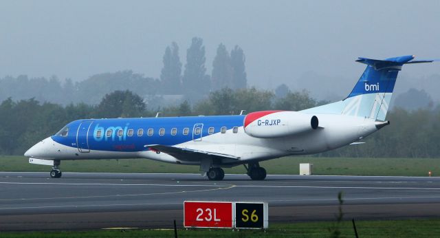 Embraer ERJ-135 (G-RJXP)