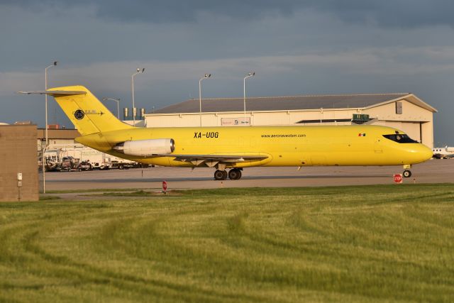 McDonnell Douglas DC-9-30 (XA-UOG) - 05-12-23 GOLDEN Hour!