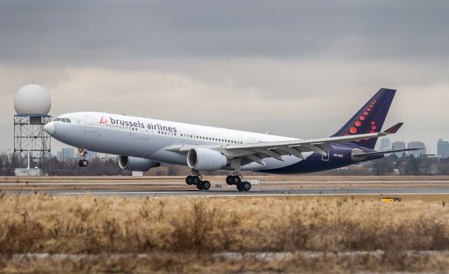 Airbus A330-200 (OO-SFZ) - BEL551 touches down on runway 05 at YYZ arriving from Brussels