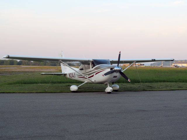 Cessna Skylane (N124KY)