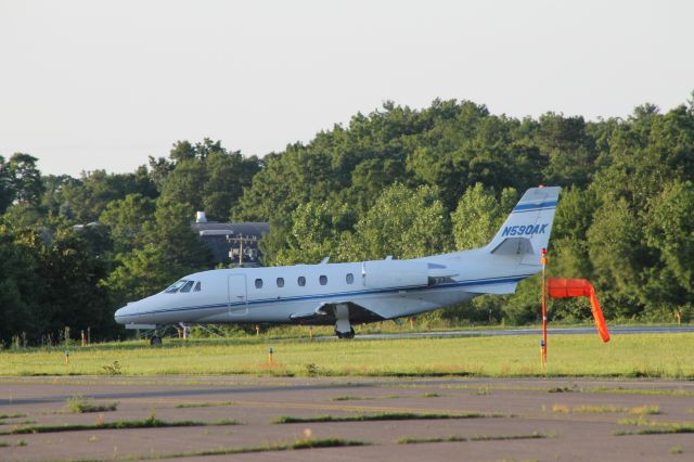 Cessna Citation Excel/XLS (N590AK) - Taxing off runway 2