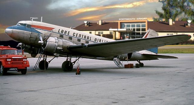 Douglas DC-3 —