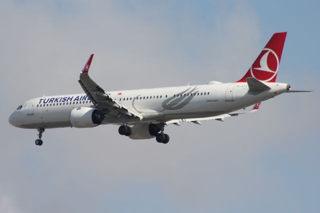 Airbus A321neo (TC-LTJ)