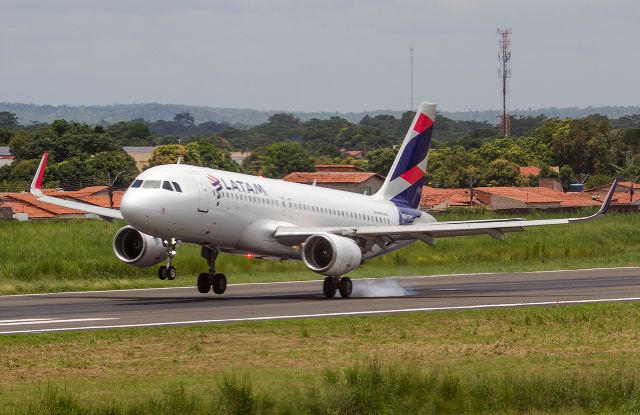 Airbus A320 (PR-TYS)