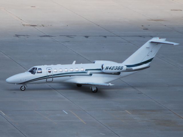Cessna Citation CJ3 (N423BB) - DOUBLE B JETS LLC Taxiing in to Landmark Aviation - 6/15/12