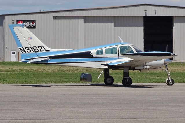 Cessna 310 (N3162L)