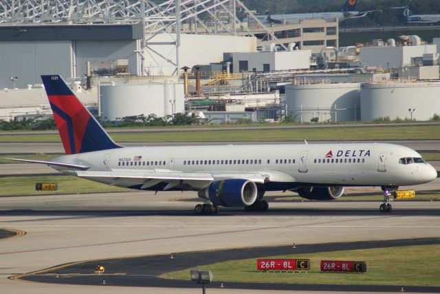 Boeing 757-200 (N521US)