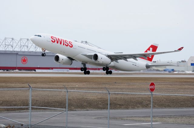 Airbus A330-300 (HB-JHM)