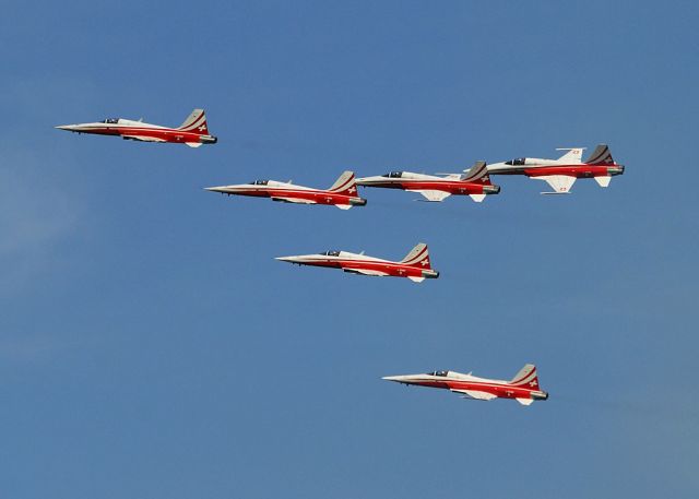 — — - Patrouille Suisse at ILA 2010 Berlin