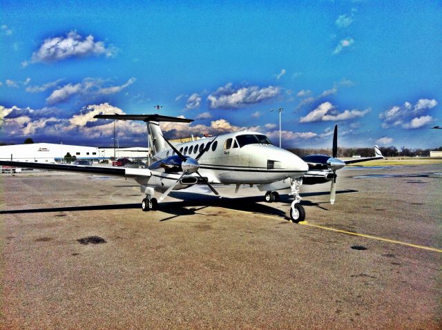 Beechcraft Super King Air 350 (N999MG)