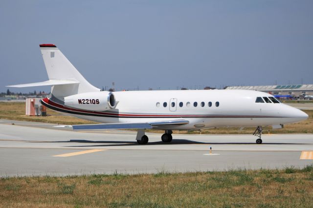 Dassault Falcon 2000 (N221QS)