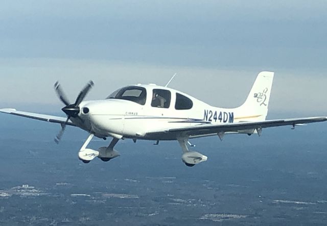 Cirrus SR-22 (N244DM)