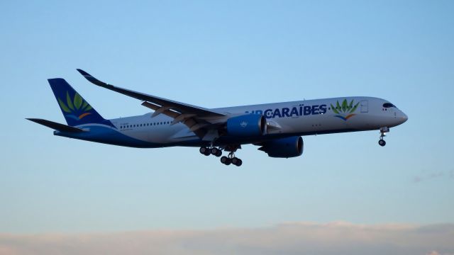 Airbus A350-900 (F-HHAV) - Runway 21, during a training session at Chateauroux airport juste after his delivery flight to ORY.