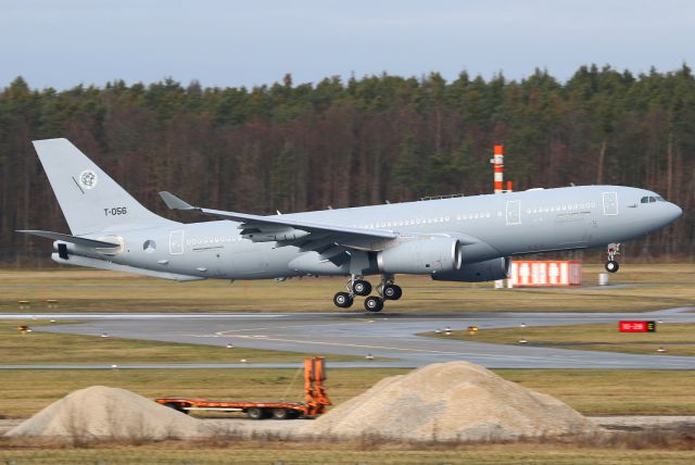 Airbus A330-200 (T056)