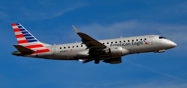 Embraer 170/175 (N408YX)