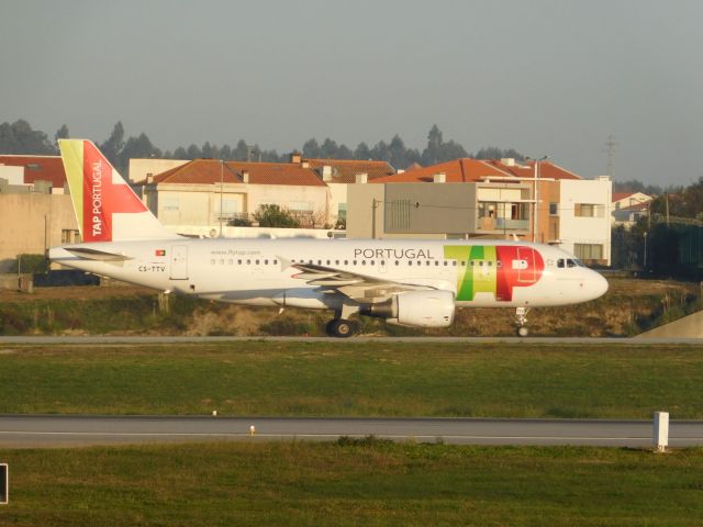 Airbus A320 (CS-TTV)