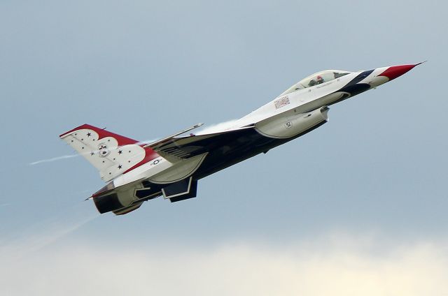 Lockheed F-16 Fighting Falcon — - USAF F-16CM Fighting Falcon. The USAF Thunderbirds @ the Power In The Pines Airshow, McGuire AFB, NJ