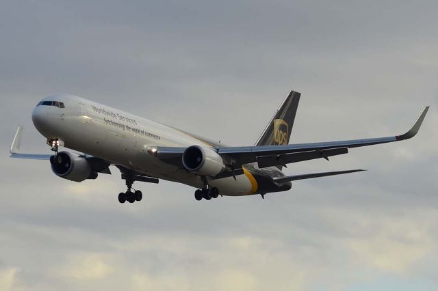 BOEING 767-300 (N355UP) - UPS Boeing 767-34AF N355UP at Phoenix Sky Harbor on December 20, 2015. It first flew on February 4, 2013. Its construction number is 37863. It was delivered to UPS on February 15, 2013. 