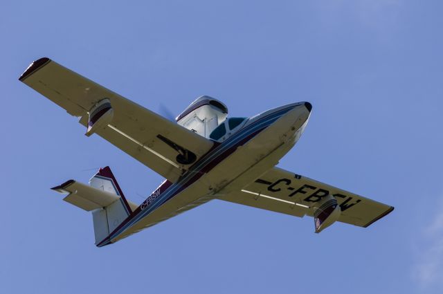 LAKE LA-200 (C-FBSW) - Departing Rwy 11.