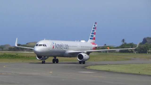 Airbus A321 (N152AA)
