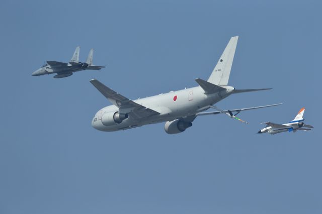 BOEING 767-200 (97-3603) - Japan Air Self-Defense Force Boeing KC-767J (767-2FK/ER) br /Aerial refueling demonstration flights in Gifu Airbase Festival