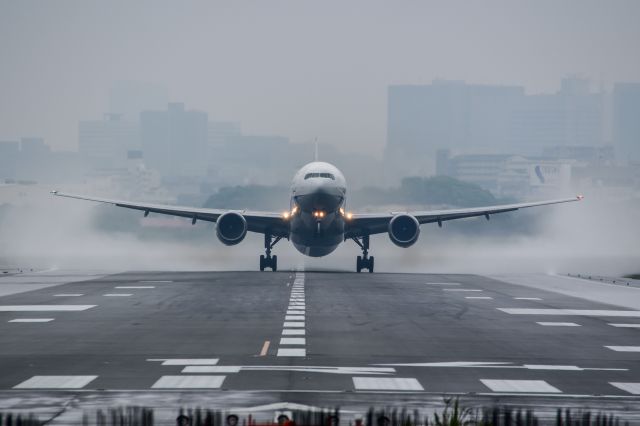 BOEING 777-300 (JA756A)