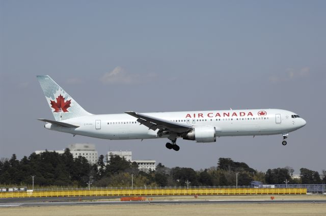 BOEING 767-300 (C-FIAG) - Final Approach to NRT Airport R/W16R on 2012/04/08