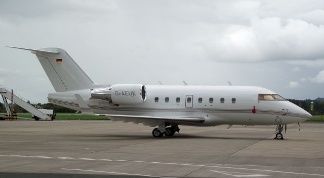 Bombardier Challenger 300 (D-AEUK)