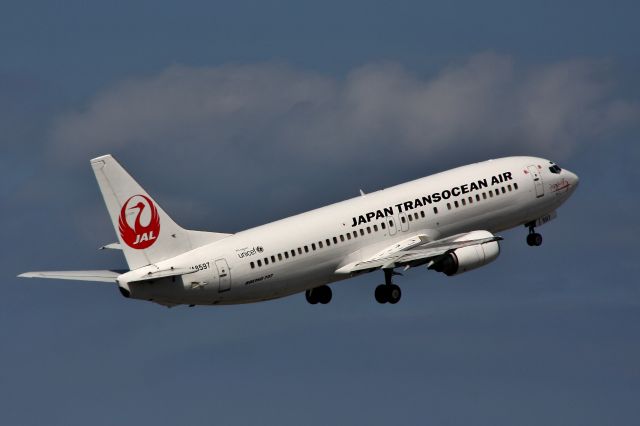 BOEING 737-400 (JA8597) - Japan Transocean Air-Boeing B737 400br /October 21, 2012