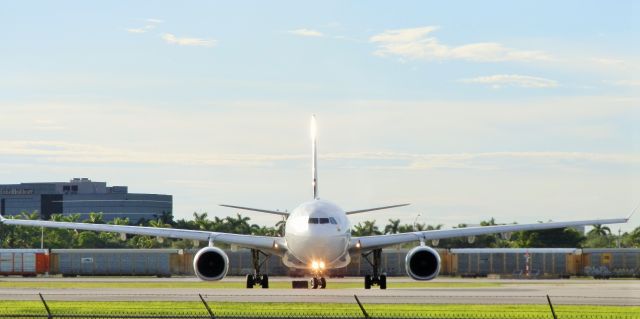 Airbus A330-200 (N342AV)