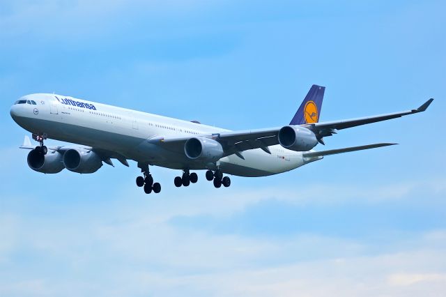 Airbus A340-600 (D-AIHY)