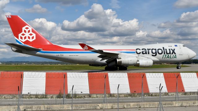 Boeing 747-400 (LX-TCV)