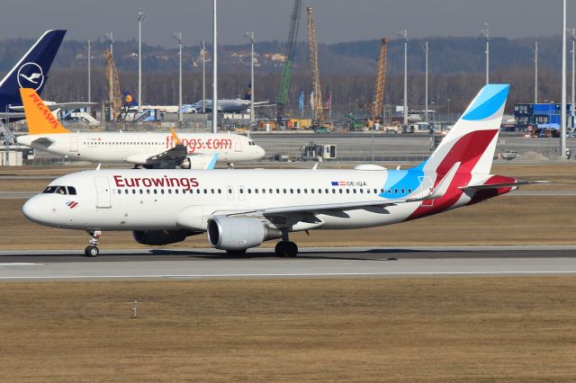 Airbus A320 (OE-IQA)