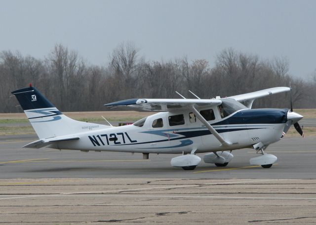 Cessna 206 Stationair (N1727L) - At Downtown Shreveport.