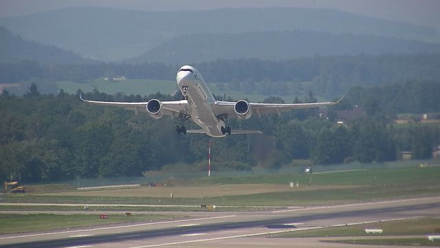 Airbus A350-900 (B-LXH)