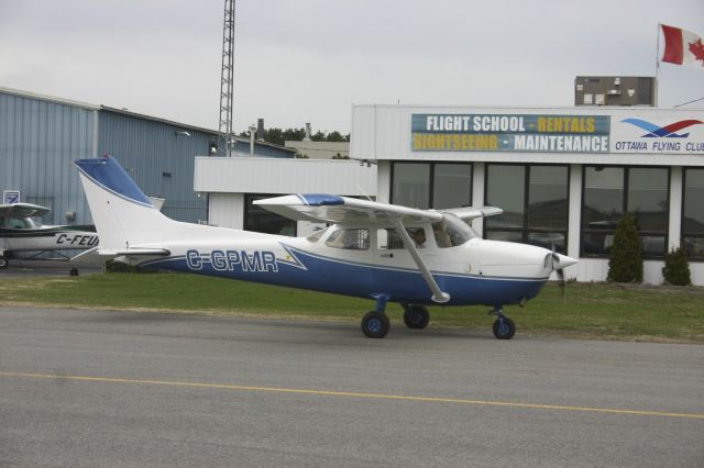 Cessna Skyhawk (C-GPMR) - PMR departs  for a flight from home base at the Ottawa Flying Club