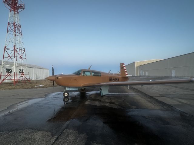 Mooney M-20 (N5669M)